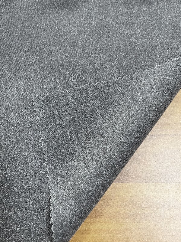 TESSUTO SPAZZOLATO AH-47780 70%T+28%R+2%SP Resistente alle pieghe e all'usura, morbido al tatto